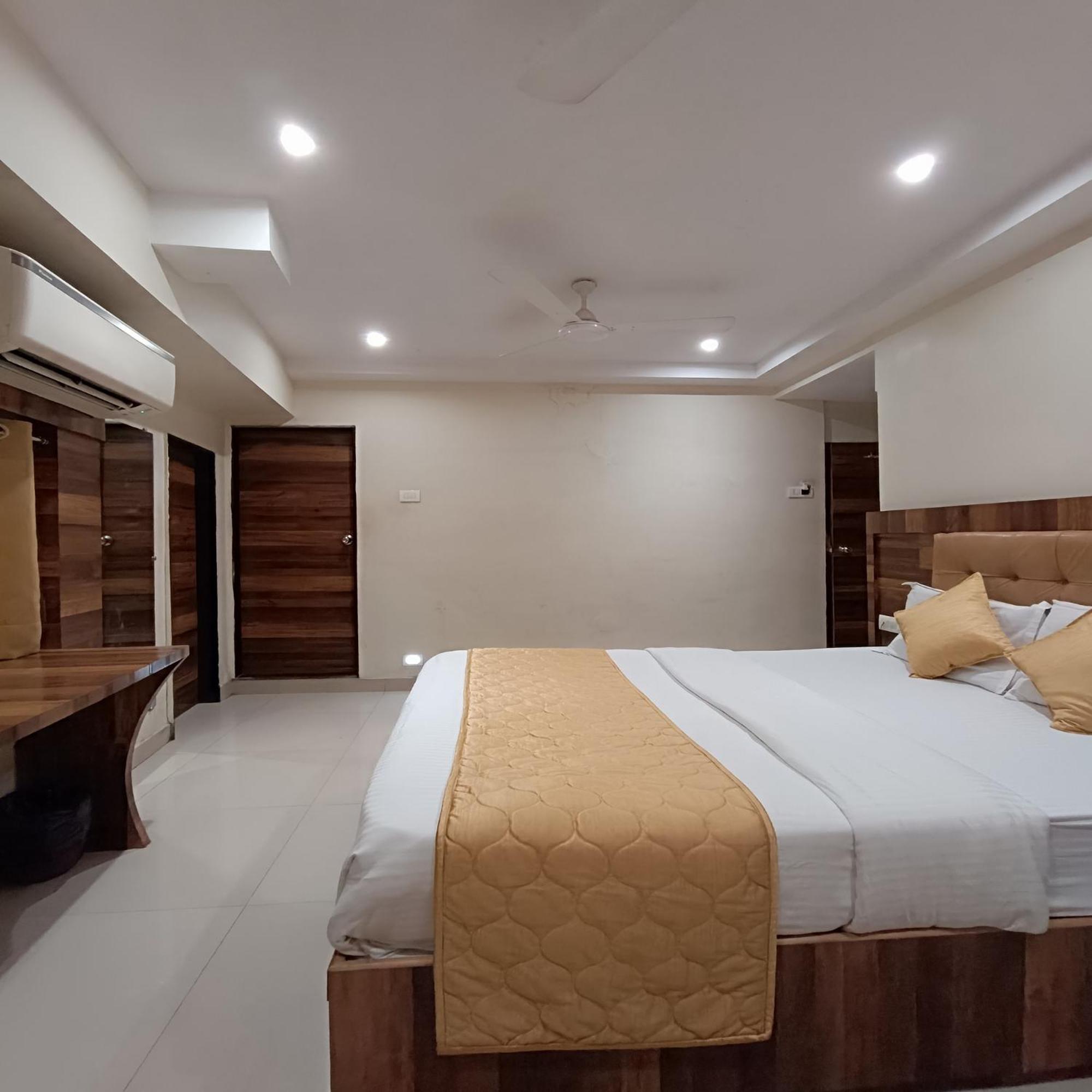 Rk Hotel-Near Grant Road Railway Station - Mumbai — Photos 3